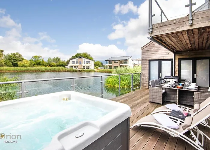 Waters Edge 04, Waterside Lodge P