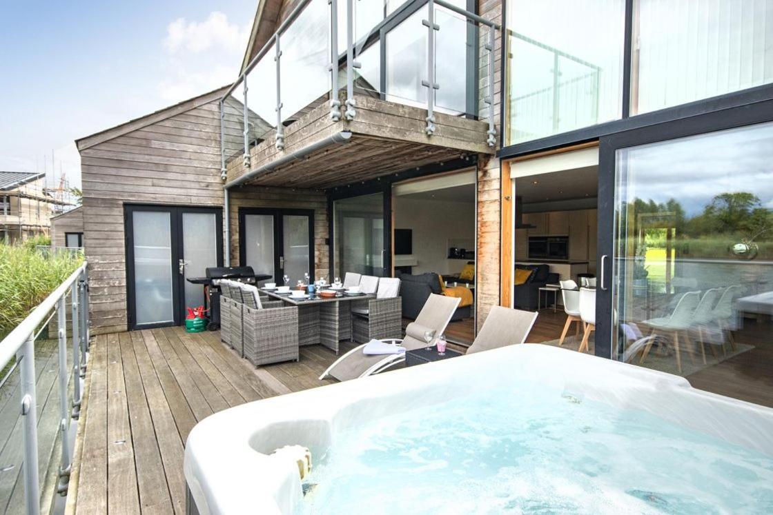 Waters Edge 04, Waterside P Holiday home *