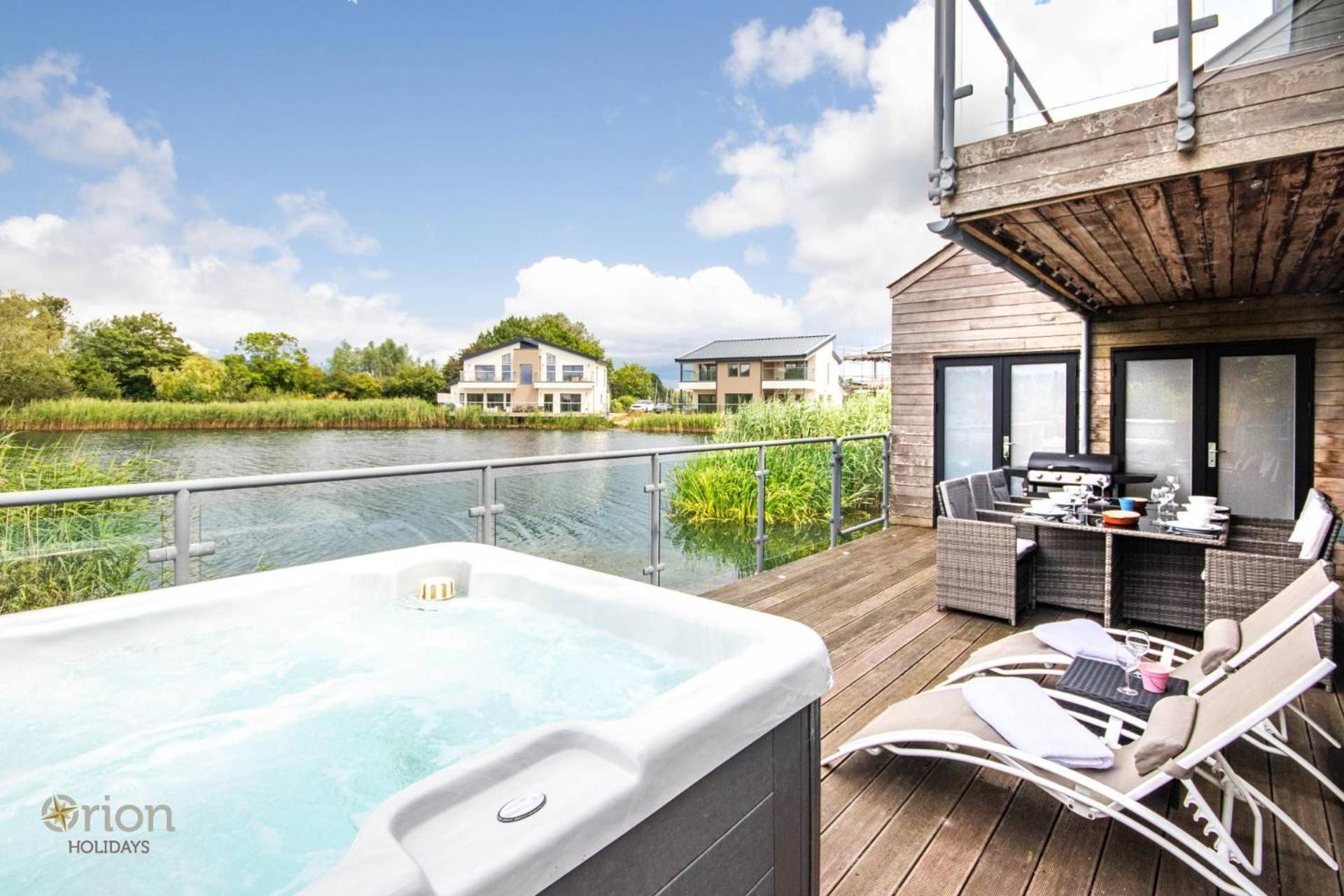 Waters Edge 04, Waterside P Holiday home *