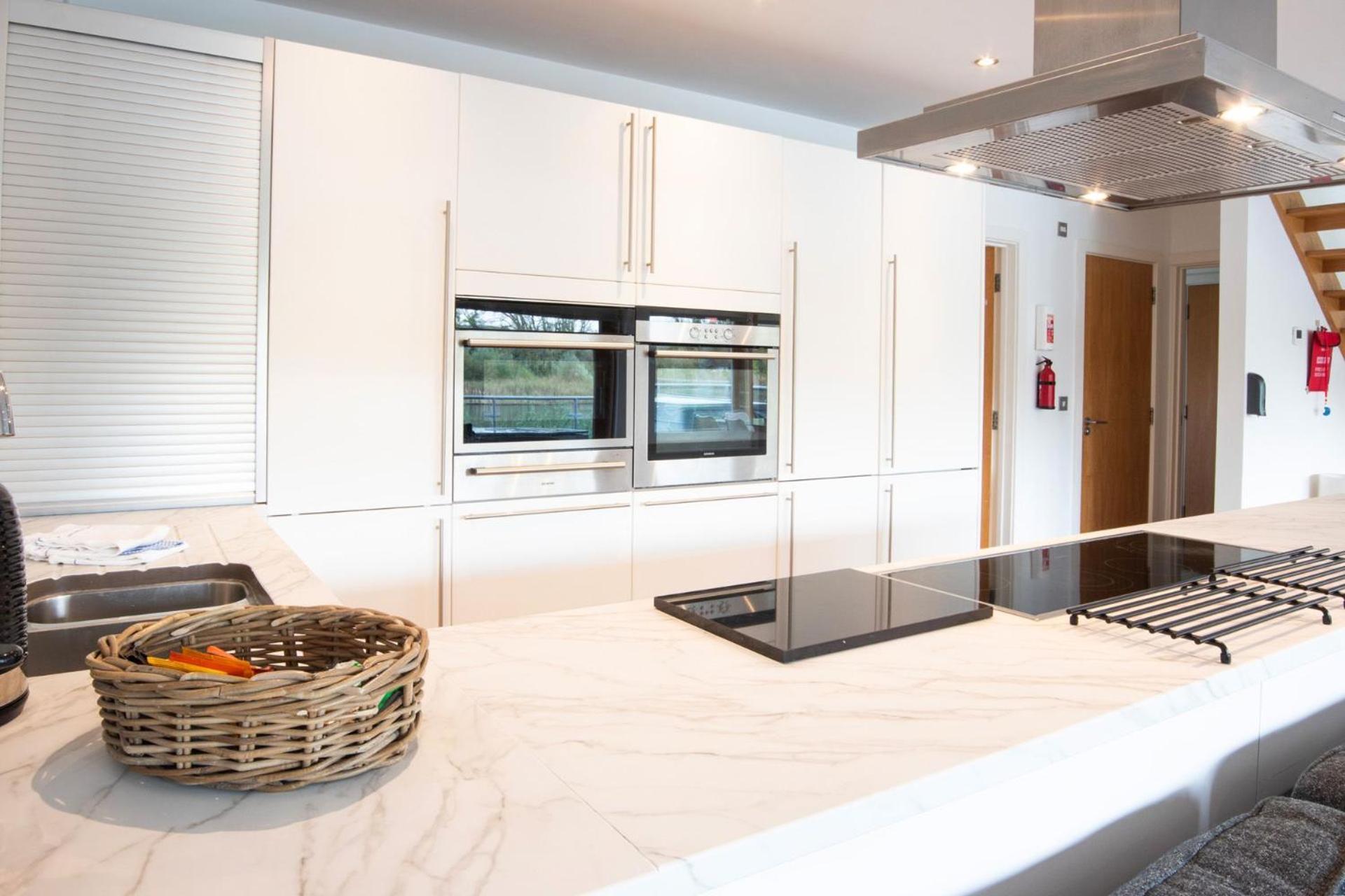 Waters Edge 04, Waterside P Holiday home *