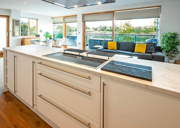Waters Edge 04, Waterside Lodge P